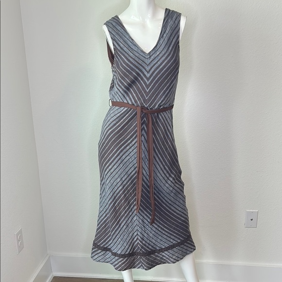 Sundance Dresses & Skirts - Sundance Gray Sheath Midi Dress Sleeveless V-Neck